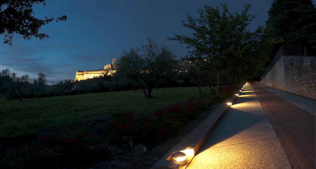 Assisi Garden Hotel ภายนอก รูปภาพ