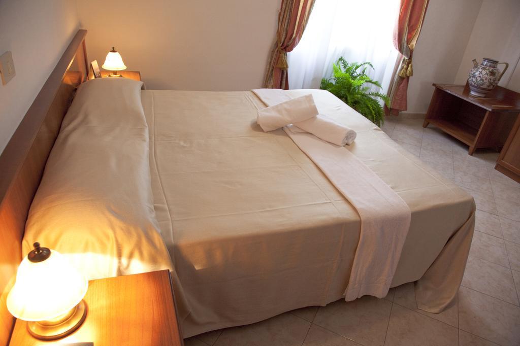 Assisi Garden Hotel ภายนอก รูปภาพ