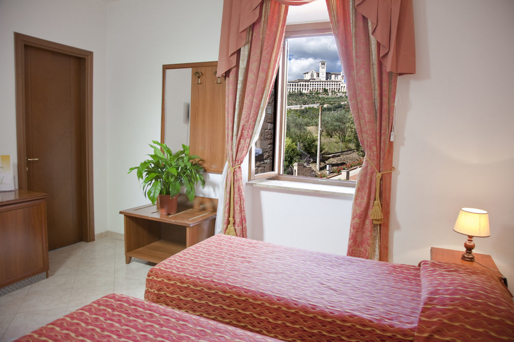 Assisi Garden Hotel ภายนอก รูปภาพ
